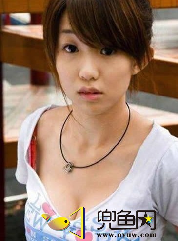 女明星誰(shuí)隆過(guò)胸